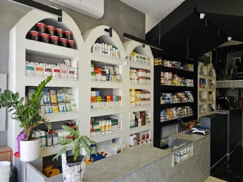 داروخانه و کلینیک دامپزشکی رادمان در اراک